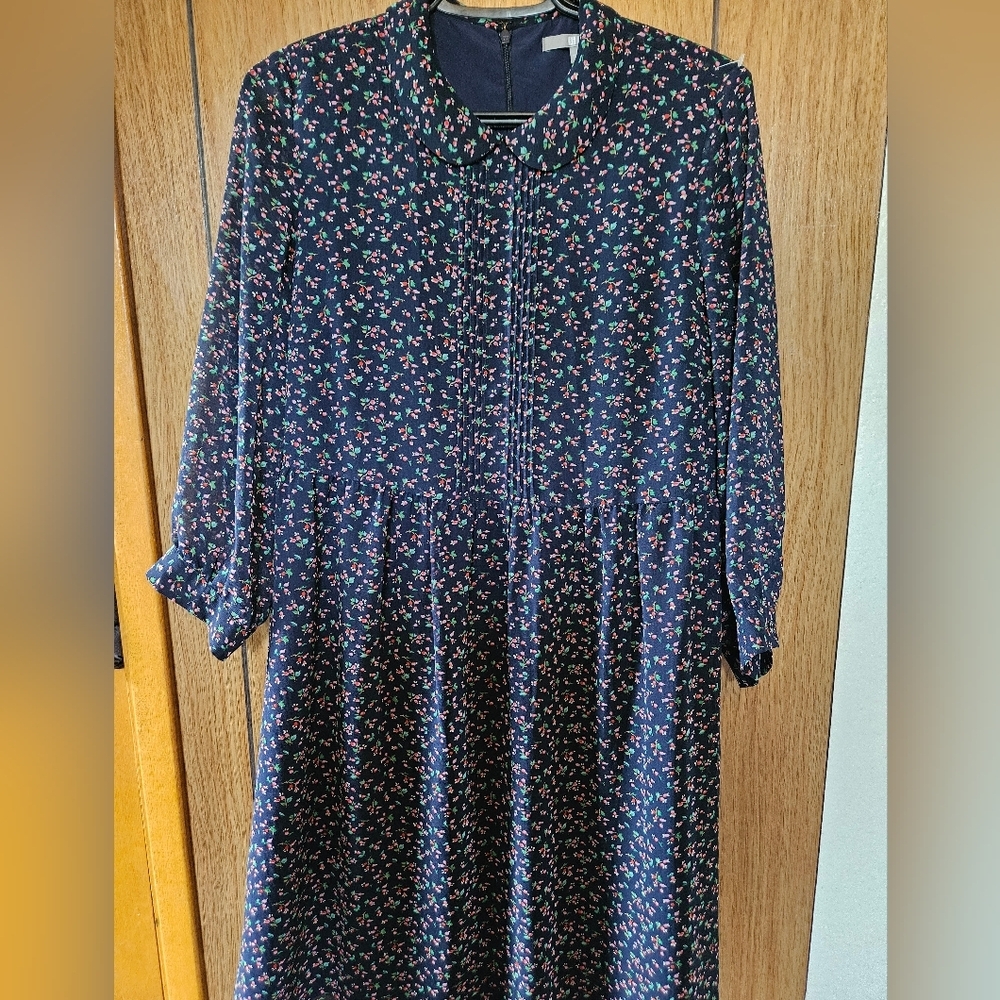 Uniqlo Preppy Academia Navy Floral Pintuck Dress
